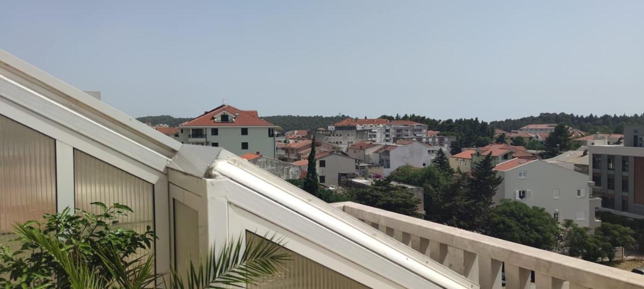 דירות מאקרסקה Happy Basset Terrace מראה חיצוני תמונה