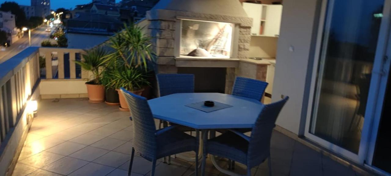 דירות מאקרסקה Happy Basset Terrace מראה חיצוני תמונה