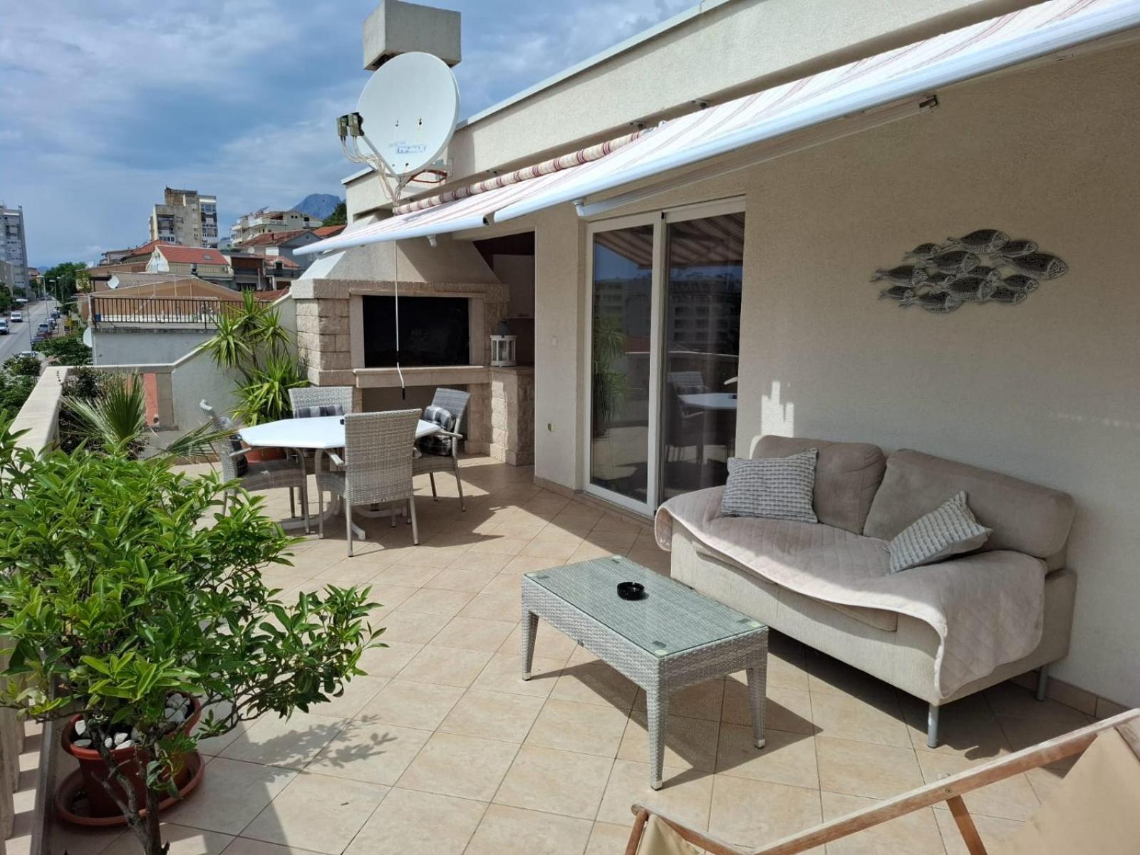 דירות מאקרסקה Happy Basset Terrace מראה חיצוני תמונה